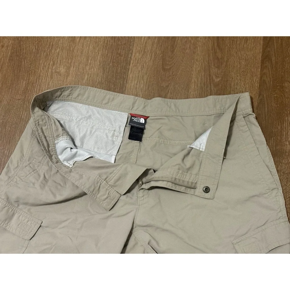 The North Face Shorts Mens 40 Beige Ripstop Cargo Pocket Hiking Outdoor‎ Nylon